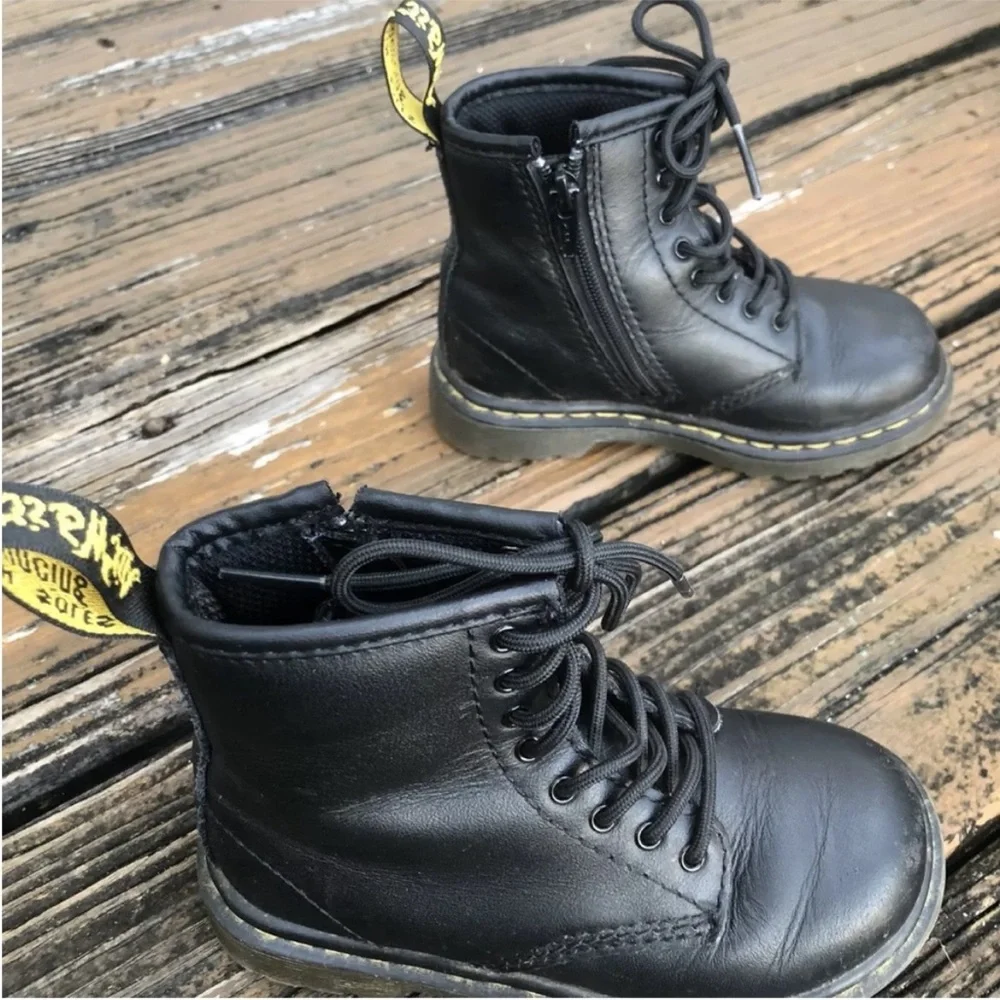 Dr Martens Docs Brooklee Moto Boots Black Leather Airwair 8 UK 7 EU 24 Toddler